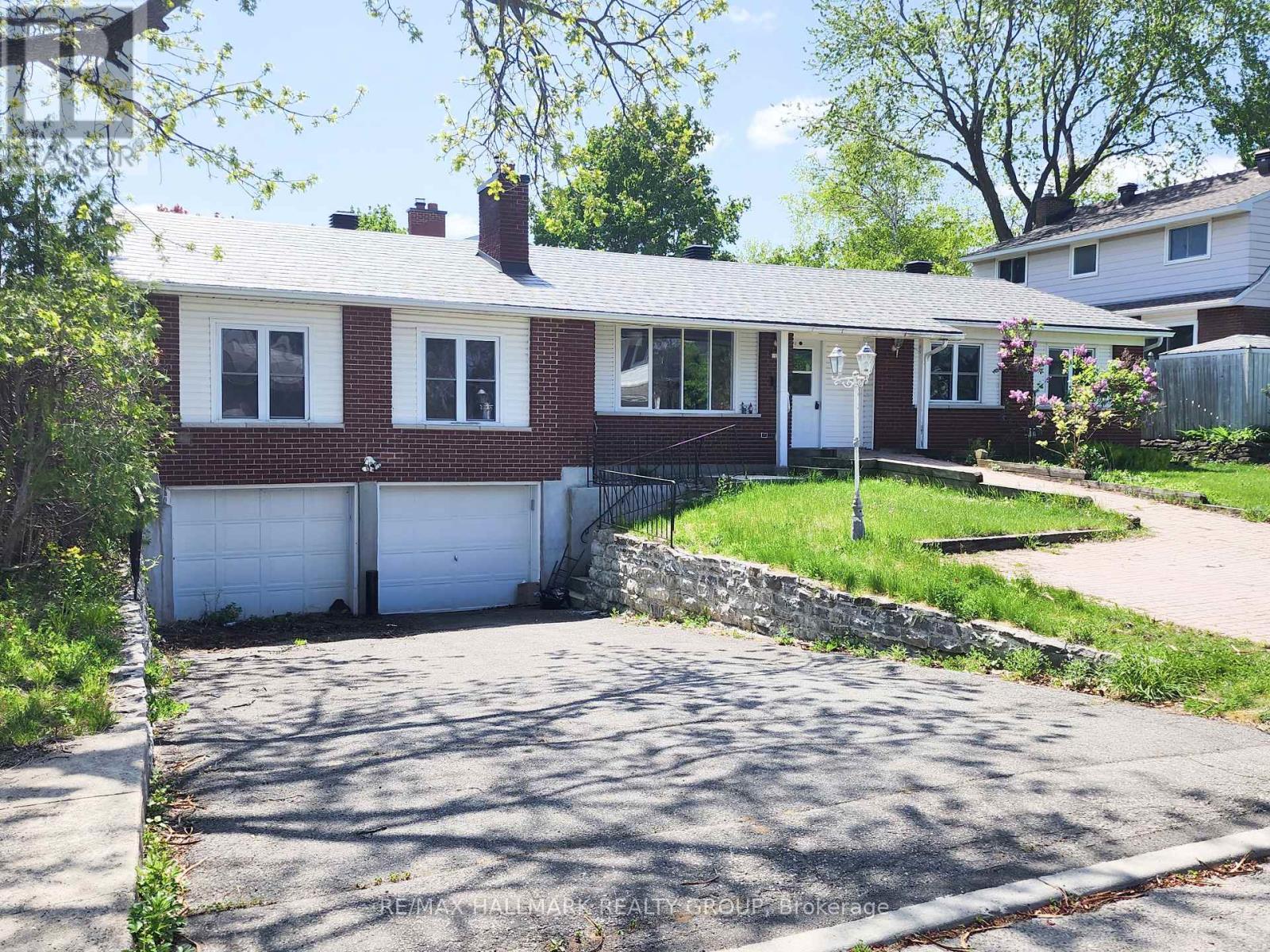 14 ROBERTA CRESCENT, Ottawa, Ontario