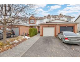 142 INVERKIP AVENUE, Ottawa, Ontario