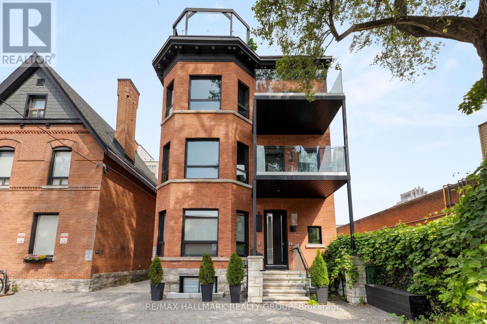 1 - 201 MACLAREN STREET, Ottawa, Ontario