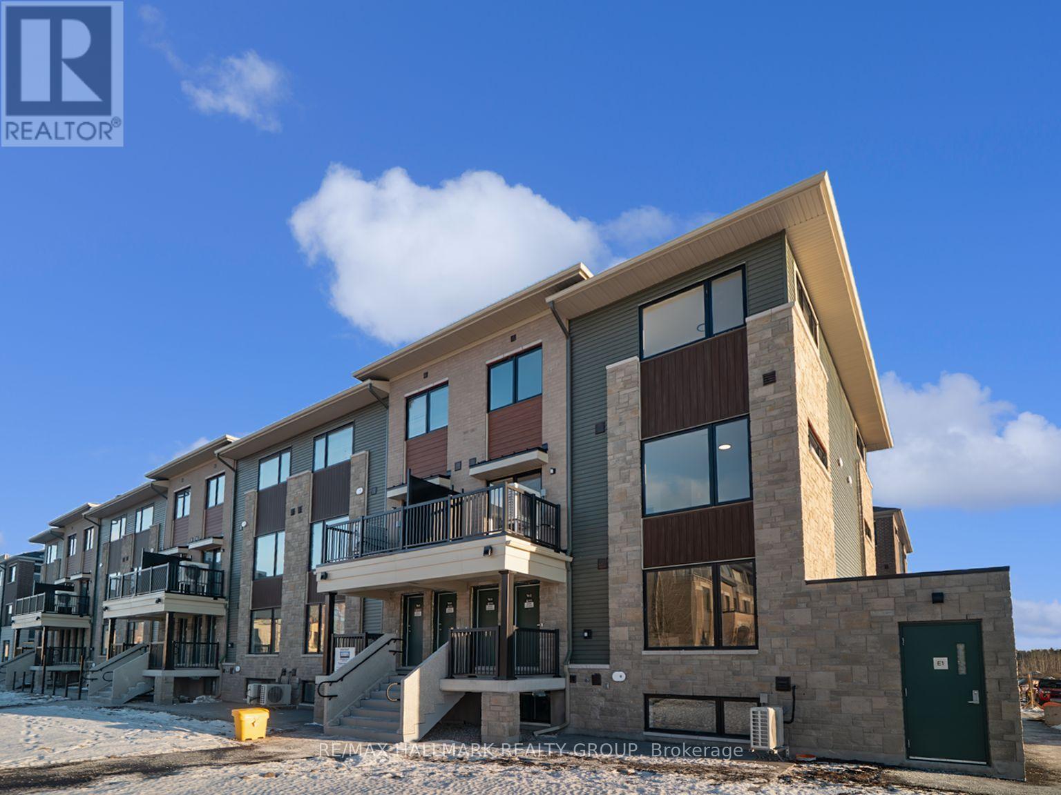 18 - 401 GLENROY GILBERT DRIVE, Ottawa, Ontario